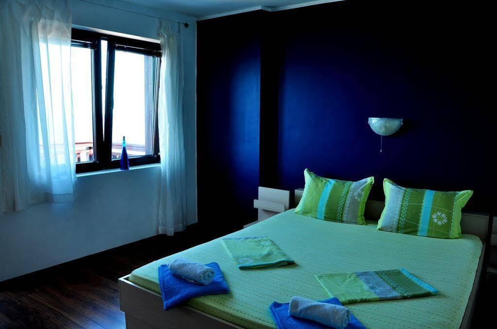Deep Blue Guest House โซโซโปล ภายนอก รูปภาพ